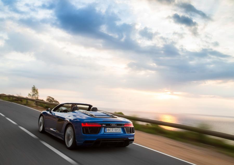  Audi R8 Spyder V10 2016 года  (WW) (фото 5 из 61)